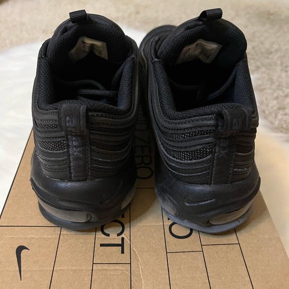 NEW NIKE Women’s AIR MAX 97, Black size 6.5 (5 men’s) - Picture 4 of 8